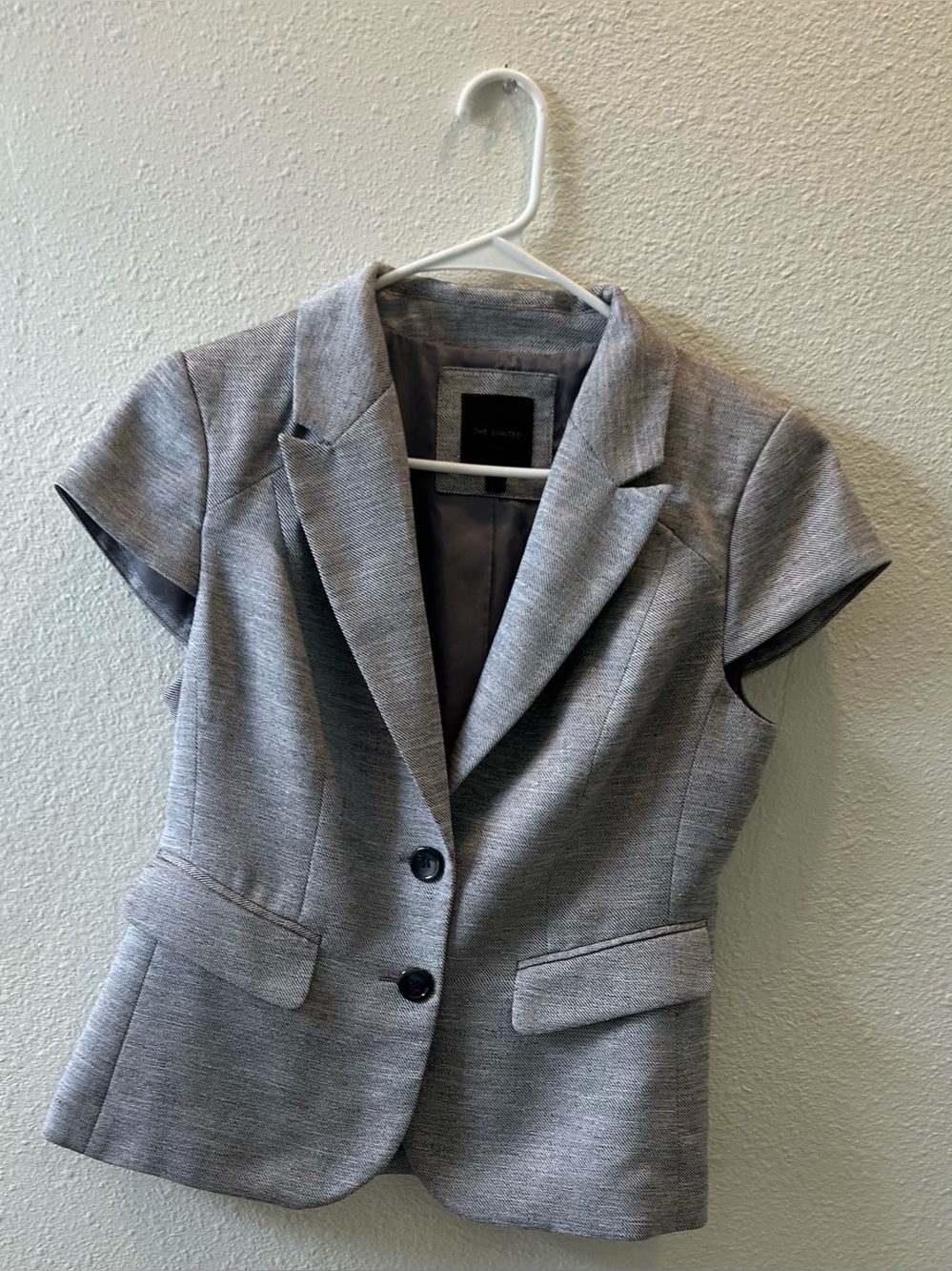 The Limited Short-Sleeve Gray Tailored Blazer